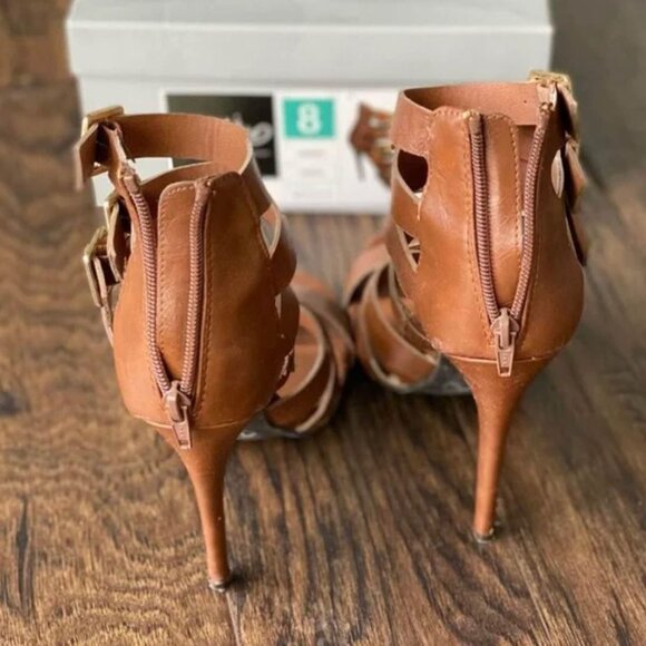 7.5 Heels with Straps and Buckle Detail - Picture 3 of 3
